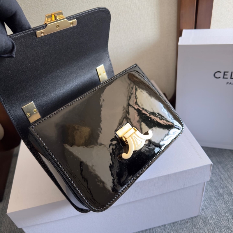 Ce1i*e triomphe bags